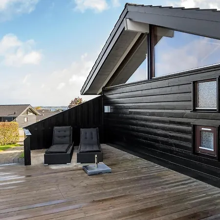 Stunning In Sjlund With Jacuzzi And 3 Bedrooms Casa vacanze *