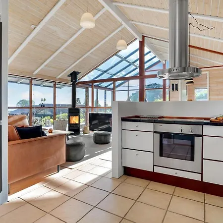 Stunning In Sjlund With Jacuzzi And 3 Bedrooms * Sjolund