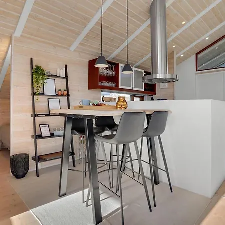 Stunning In Sjlund With Jacuzzi And 3 Bedrooms Casa vacanze Sjolund